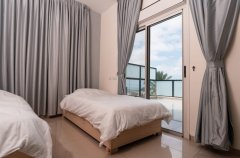 רון וילאג בוטיק 8