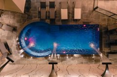 רון וילאג בוטיק 12