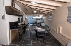 רון וילאג בוטיק 11