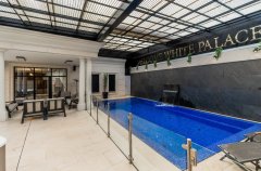 וויט פאלאס 14