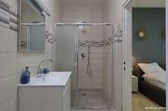 אחוזת שושנים בוטיק 24