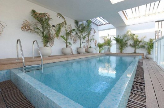 פנטהאוז AH 42